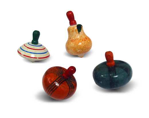 סביבונים מעוצבים מעץ.סביבון מעץ מלא מעוצב