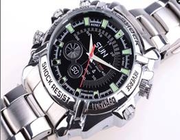 מצלמת וידאו HD מוסתרת בשעון יד 