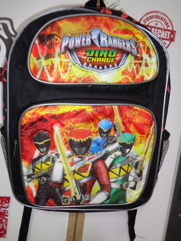 מצלמה נסתרת בתיק גן או בית ספר