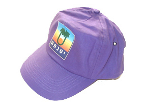כובע מצחייה עם הדפס צבעוני