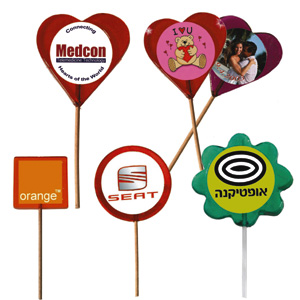 סוכריות על מקל ממותגות  