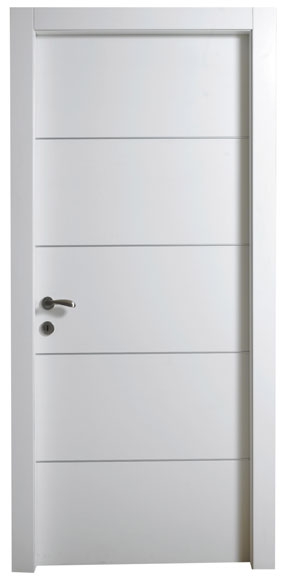 דלת פנים - דלת למינטו לבן עם פסי ניקל