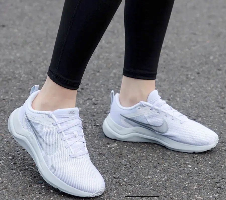 נעלי נייק ספורט נשים Nike Downshifter 12