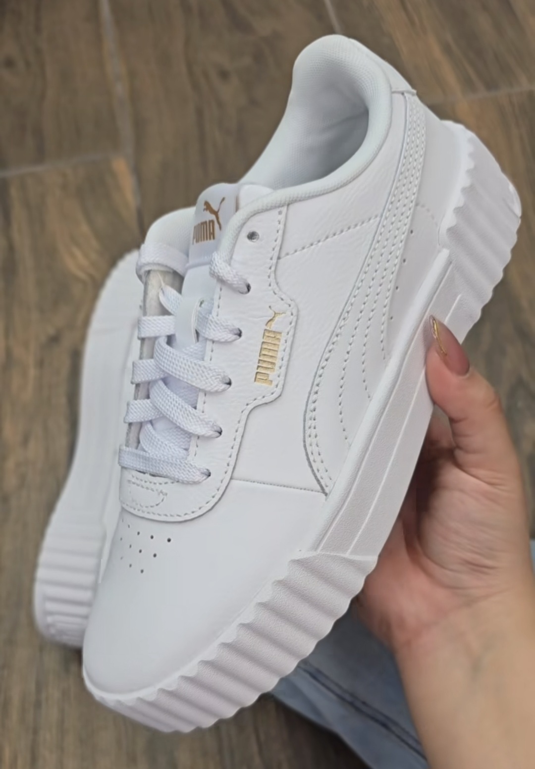 נעלי סניקרס לבן זהב פומה נשים | Puma Carina