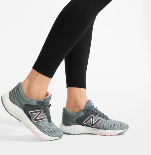 נעלי ניובלנס ספורט נשים New Balance 520