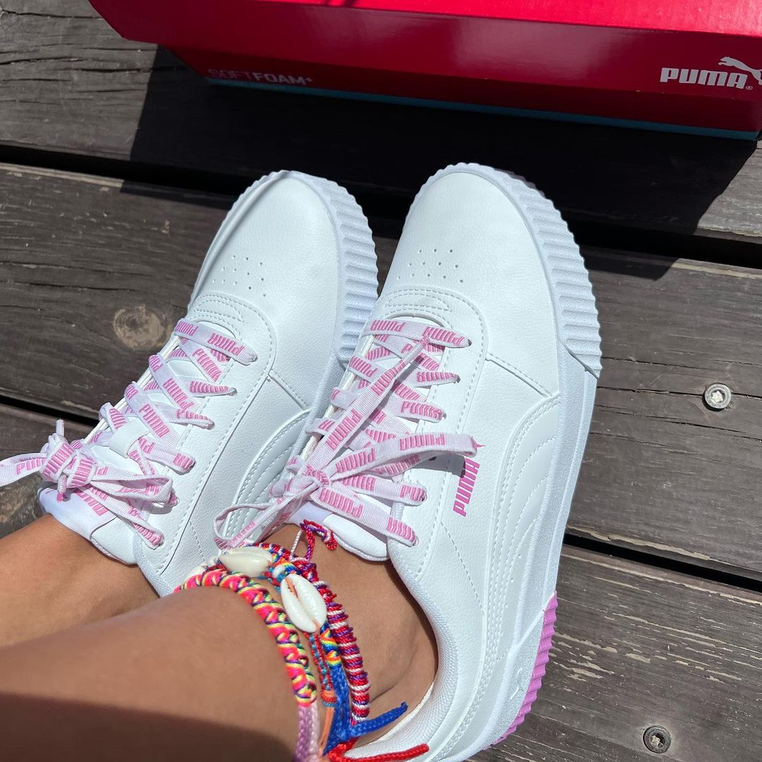 נעלי פומה סניקרס נשים | Puma Carina Logomania