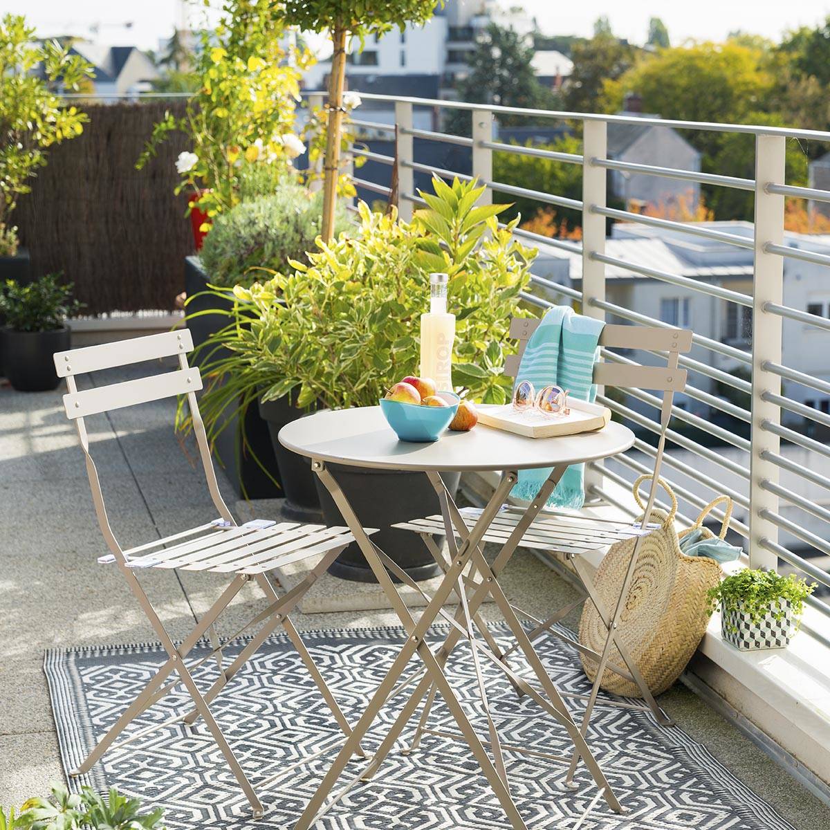 שולחן עגול מתקפל עם 2 כסאות דגם CAMARGUE 