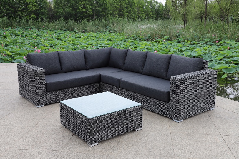 סלון פינתי מראטן לגינה