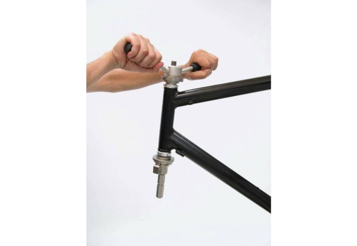 מכניס קערות למסגרת