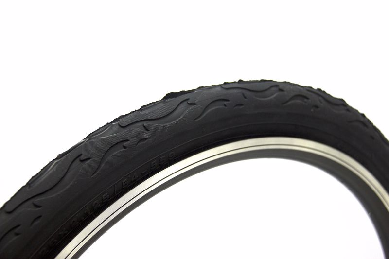 צמיג 26X2.125 חלק לכביש