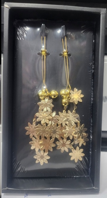 תכשיט לתפיסה לפטמות בשלושה דגמים