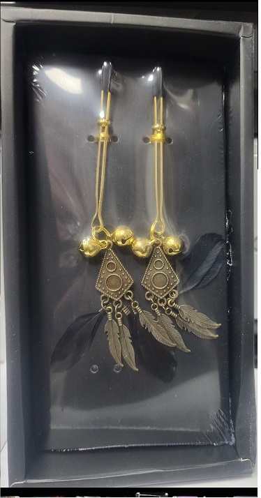 תכשיט לתפיסה לפטמות בשלושה דגמים