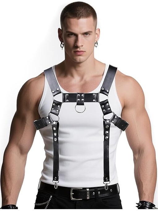 רצועות רתמה לכתפיי הגבר והאישה