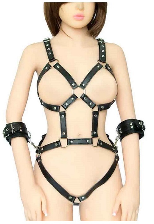 רצועות עור כבגד עוף ואזיקים לתפיסה בצידיי הגוף