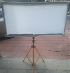 תאטרון צלליות על חצובה כולל פנס LED