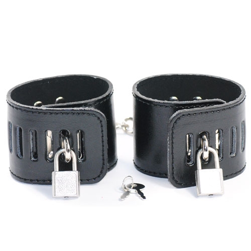 אזיקי ידיים שחורים עם מנעול