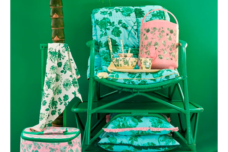 כרית נוי מלבנית ירוקה פרחונית 