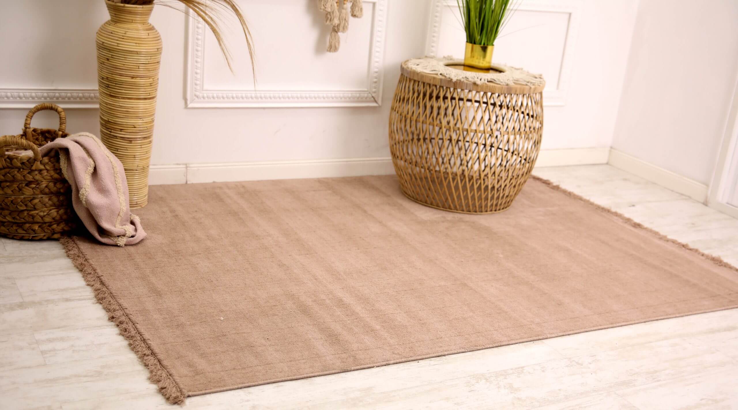 שטיח עגול בגוון פודרה 150קוטר