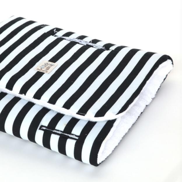 ריפודית לעגלה פסים שחור לבן 