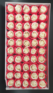 פרח סבון 2 גוונים אדום-לבן - מגש - 50 יח